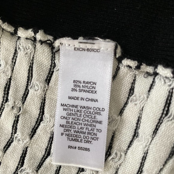 Express Black/White Patterned Sleeveless Sweater - M - Picture 4 of 4